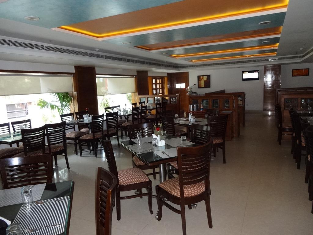 La Hospin Hotel Rājahmundry Oda fotoğraf